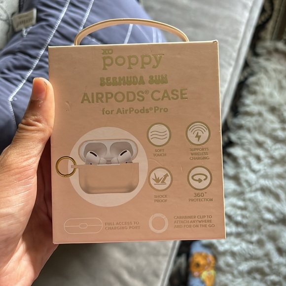 Airpods pro case - Picture 2 of 2